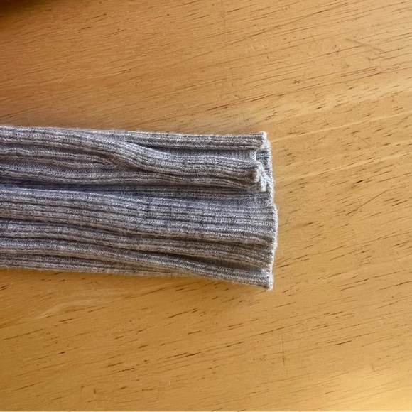 Garage cropped button down long sleeve v-neck t-shirt - Picture 6 of 6